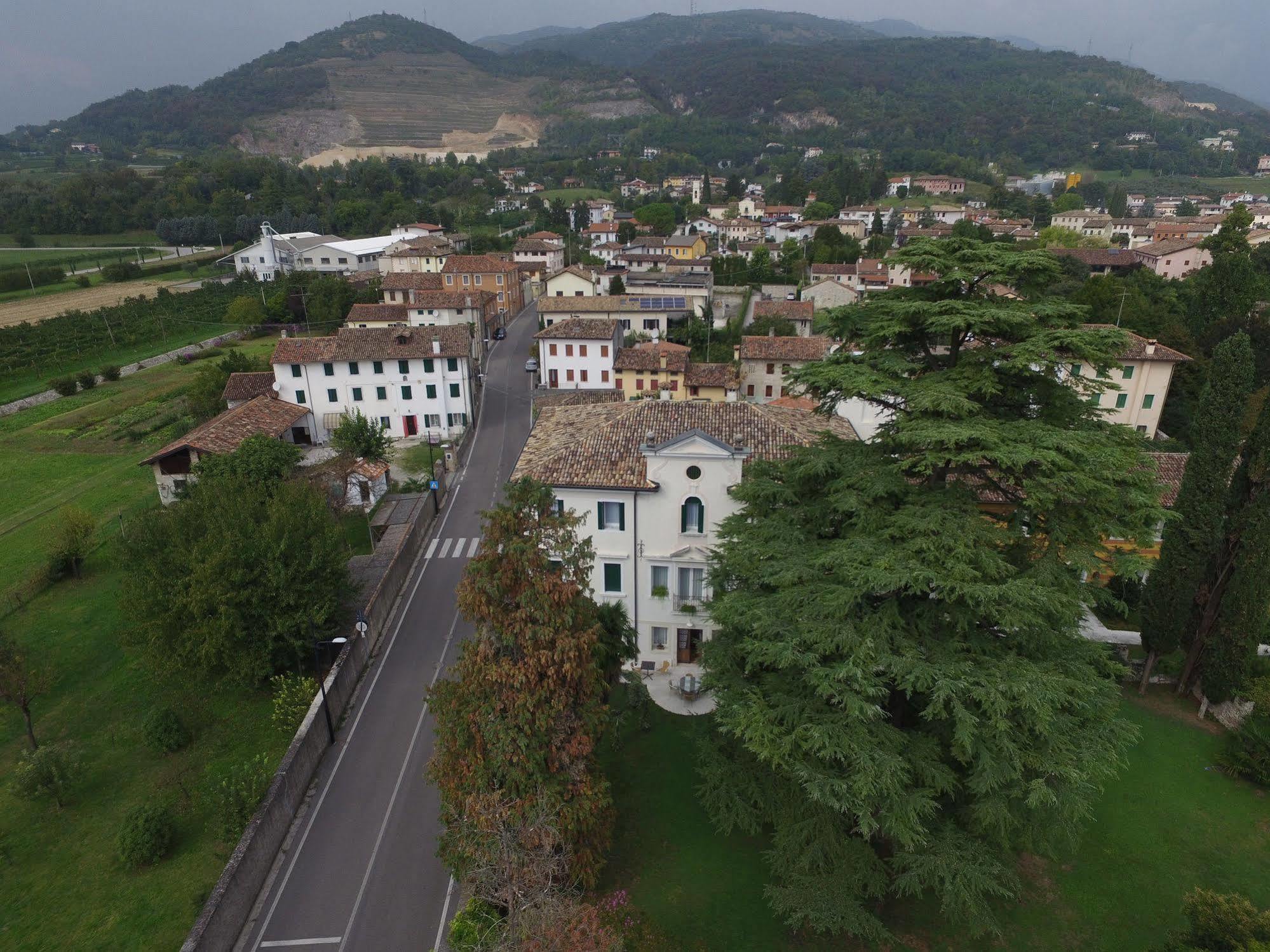 Hotel Villa Ca Damiani كانيفا المظهر الخارجي الصورة
